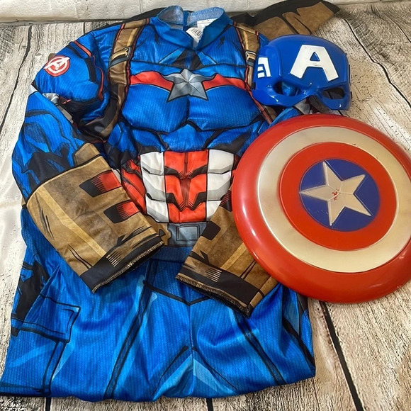 NIB! Kid’s Marvel Captain America costume size Large - Picture 2 of 5